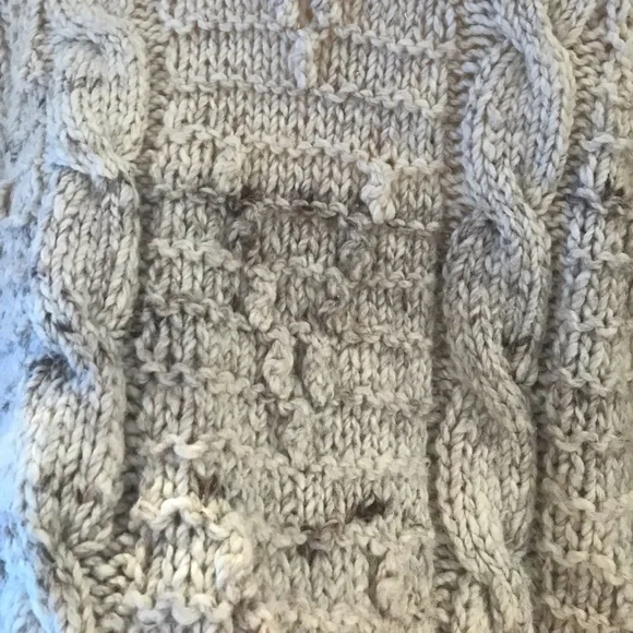 Hand knit wool sweater - Picture 5 of 6